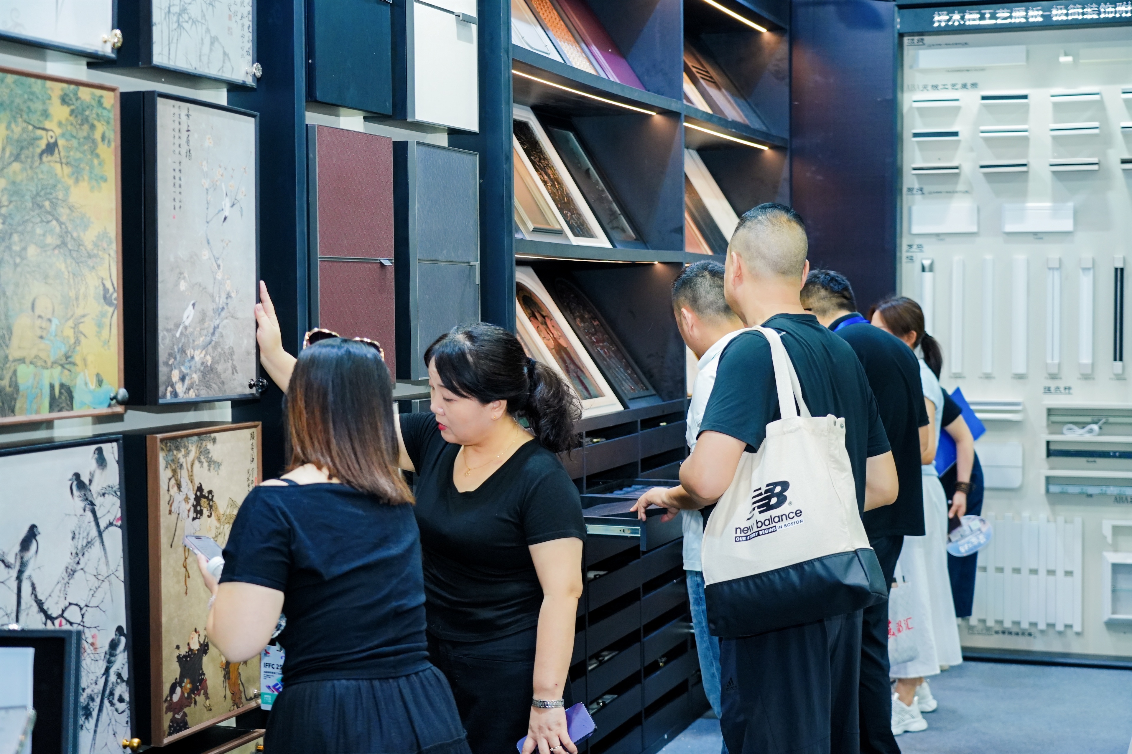 k1体育助力家具财产高质量开展 点亮中国度居“成都时辰” 第25届成都家具展昔日(图2)